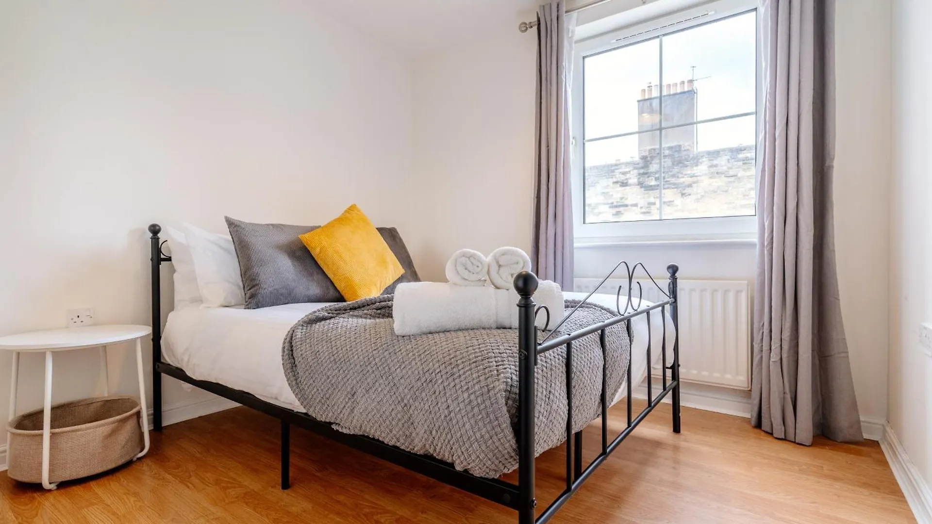 エディンバラChic 2-Bed Near Centreアパートメント 0*, エディンバラ イギリス